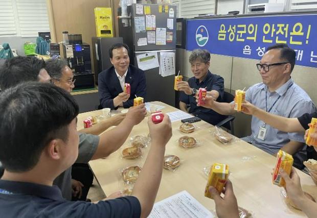 썸네일이미지